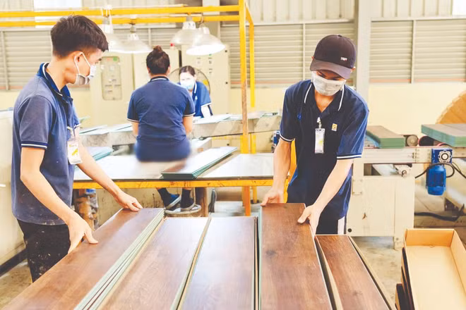 Sản xuất ván MDF xuất khẩu tại Nhà máy ở Khu Công nghiệp Đồng Phú, tỉnh Đồng Nai. (Ảnh: HOÀNG THÙY)