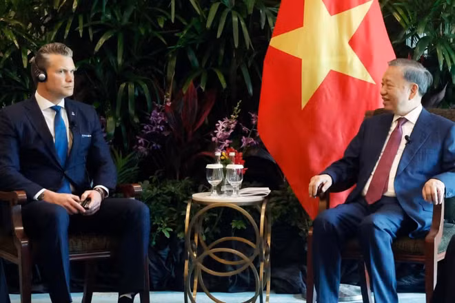 Tổng Bí thư, Chủ tịch nước Tô Lâm tiếp Bộ trưởng Chiến tranh Hoa Kỳ Pete Hegseth. (Ảnh: Thống Nhất/TTXVN)