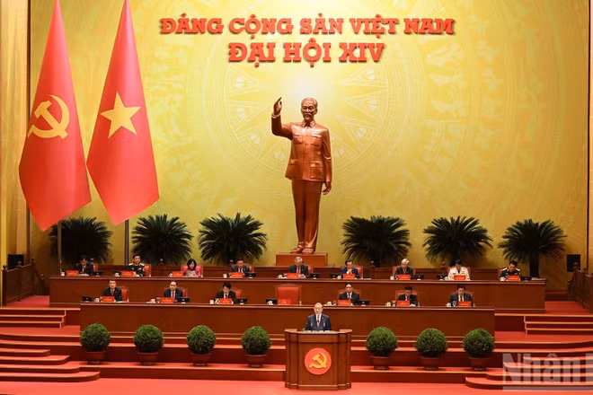 Tổng Bí thư Tô Lâm Báo cáo về các văn kiện trình Đại hội XIV Đảng Cộng sản Việt Nam tại phiên khai mạc Đại hội đại biểu toàn quốc lần thứ XIV Đảng Cộng sản Việt Nam. (Ảnh: TRẦN HẢI)