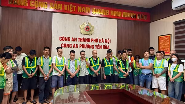 Các đối tượng bị bắt giữ. (Ảnh: Công an Hà Nội)