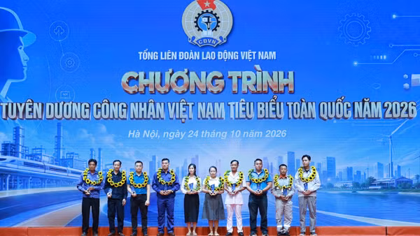 10 công nhân Việt Nam tiêu biểu toàn quốc năm 2026 được vinh danh tại chương trình. (Ảnh: Hải Nguyễn)