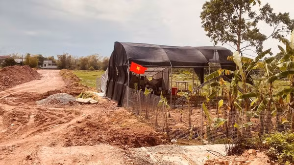 Xây dựng nhà khung sắt trái phép trên đất nông nghiệp tại xã Mỹ Thái, tỉnh Bắc Ninh.