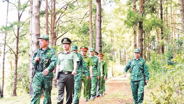 Công an xã Thuận An và Đồn Biên phòng Cửa khẩu Thuận An phối hợp tuần tra, kiểm soát địa bàn, ngăn chặn hoạt động các loại tội phạm trên biên giới.