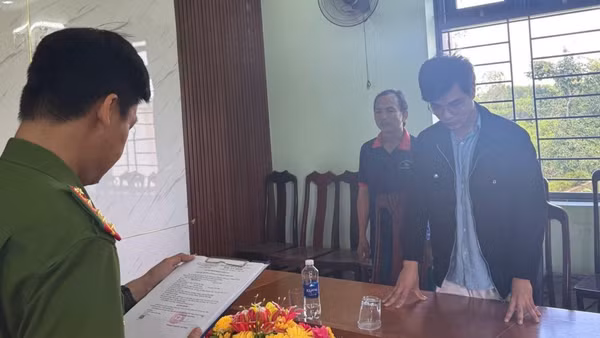 Cơ quan Công an thành phố Đà Nẵng bắt giữ đối tượng giả danh nữ sinh viên đi lừa tình, chiếm đoạt hơn 1,5 tỷ đồng. Ảnh: C.A