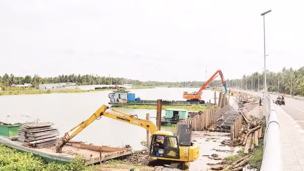 Công trình thuộc dự án hạ tầng hồ chứa nước ngọt dọc bờ sông Láng Thé bảo đảm an ninh nguồn nước cho các xã, phường ven biển của tỉnh Vĩnh Long.