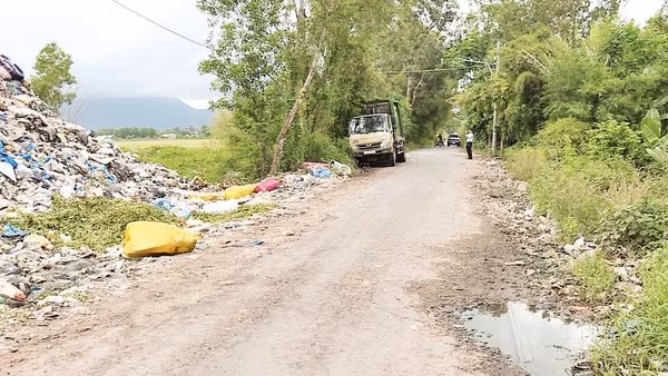 Bãi rác lộ thiên An Tức, xã Ô Lâm, tỉnh An Giang.