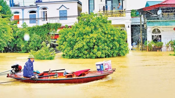 Nước dâng cao tại thôn Kênh Gà, xã Gia Viễn, tỉnh Ninh Bình (Ảnh THÙY DUNG)