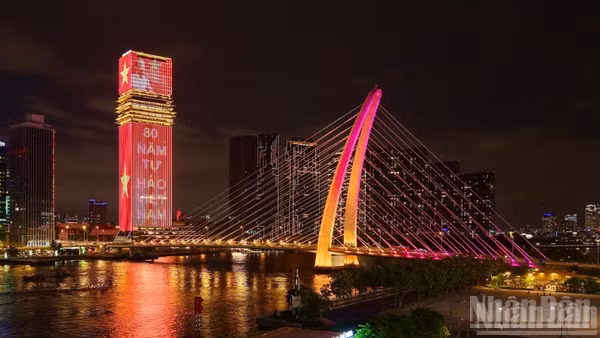 Thành phố Hồ Chí Minh tự hào với diện mạo mới 