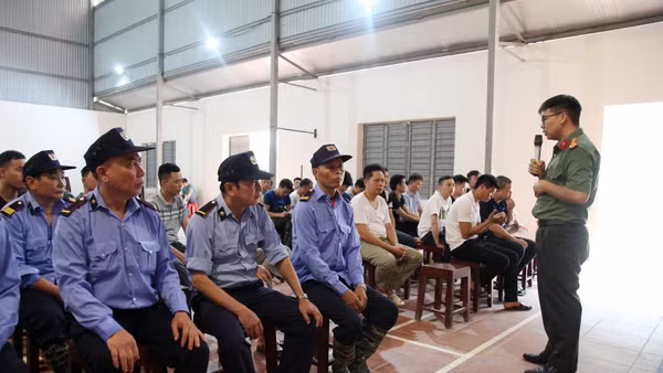 Công an tỉnh Thái Nguyên tổ chức tuyên truyền phòng, chống tội phạm lừa đảo trên không gian mạng cho cán bộ, công nhân viên, người lao động trên địa bàn tỉnh. Ảnh: Công an tỉnh Thái Nguyên. 