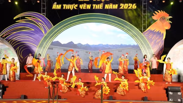 Chương trình nghệ thuật tôn vinh vùng đất Yên Thế. (Ảnh: ĐH)