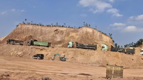 Một mỏ khai thác đất san lấp tại Bắc Ninh. (Ảnh minh họa: ĐH)