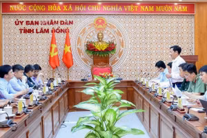 Tổng công ty Phát điện 1 làm việc với Ủy ban nhân dân tỉnh Lâm Đồng, chủ động đề xuất đầu tư các dự án điện mặt trời nổi trên hồ thủy điện tại địa phương.