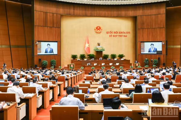 Sáng 18/10, Quốc hội tiếp tục ngày làm việc thứ 2 của Kỳ họp thứ 2, Quốc hội khóa XVI. (Ảnh: DUY LINH)