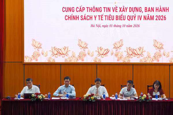 Lãnh đạo Bộ chủ trì cuộc họp. (Ảnh: T.H)