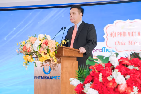 Phó Giáo sư, Tiến sĩ, bác sĩ Nguyễn Thanh Hồi, Tổng Giám đốc Bệnh viện Đại học Phenikaa phát biểu khai mạc hội thảo.