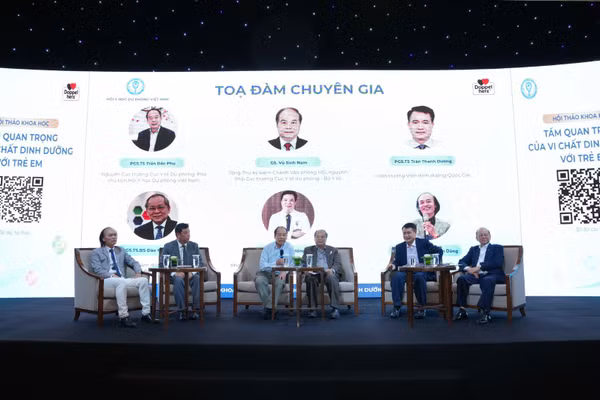 Các chuyên gia chia sẻ tại tọa đàm. (Ảnh: BTC cung cấp)