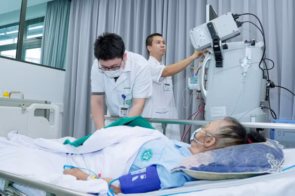Hình ảnh người bệnh điều trị tại Khoa Thần kinh. (Ảnh: BVCC)