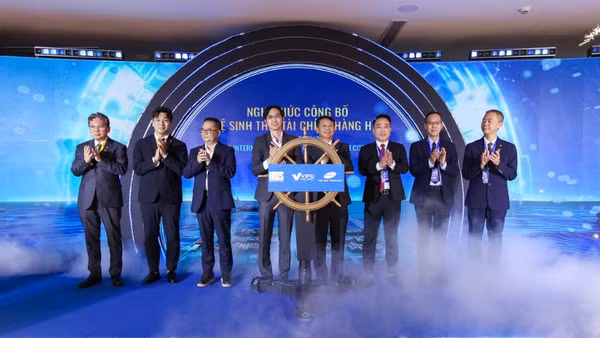 Các đại biểu ra mắt mô hình Hệ sinh thái Tài chính Hàng hải quốc tế (IMFC).