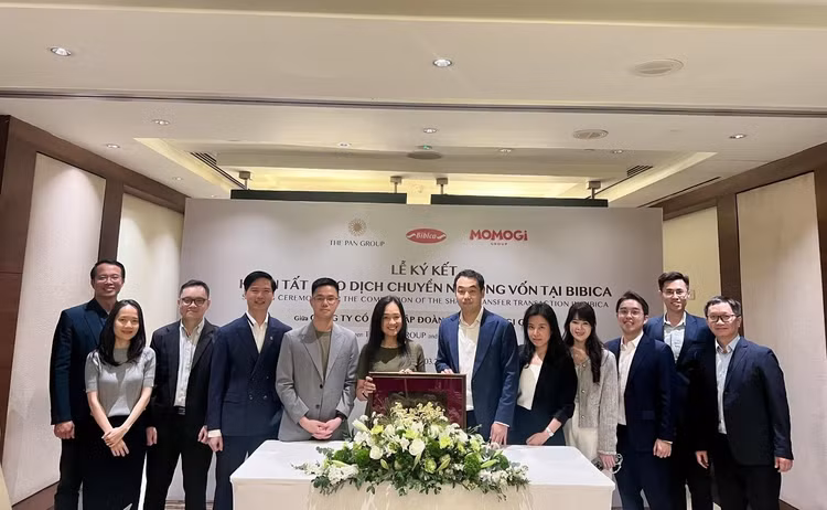 Đại diện Tập đoàn PAN và đại diện Momogi Group tại lễ ký kết hoàn tất giao dịch chuyển nhượng vốn tại Bibica.