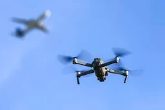 Các cuộc xung đột ngày càng có tính chất phức tạp, bao gồm tấn công mạng, chiến dịch thông tin sai lệch và sử dụng drone hàng loạt. AI là công cụ thiết yếu để đối phó với những mối đe dọa này một cách nhanh chóng. (Ảnh: Bộ Quân đội Pháp)