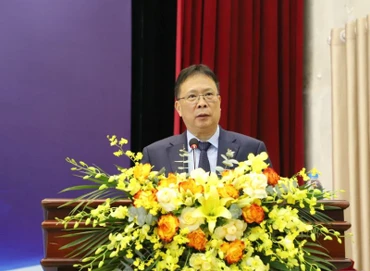 Giáo sư, Viện sĩ Châu Văn Minh, Chủ tịch Viện Hàn lâm Khoa học và Công nghệ Việt Nam phát biểu tại hội nghị.
