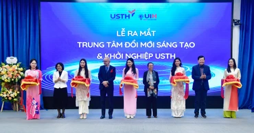Lễ ra mắt Trung tâm Đổi mới sáng tạo và Khởi nghiệp Trường đại học Khoa học và Công nghệ Hà Nội.