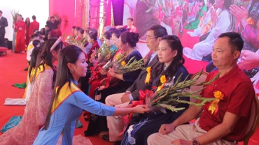 Lễ hội Bách Thiện Hiếu Vi Tiên tôn vinh chữ “hiếu” trong văn hóa truyền thống của người Việt. (Ảnh: Ban tổ chức)