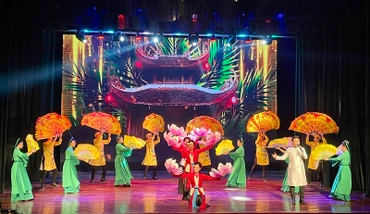 Tiết mục nghệ thuật biểu diễn chào mừng.