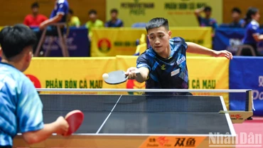 [Ảnh] Các tay vợt hàng đầu hội tụ tại Giải vô địch bóng bàn quốc gia Báo Nhân Dân 2025