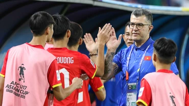 Huấn luyện viên Cristiano Roland hiện đang dẫn dắt U16 Việt Nam. (Ảnh: VFF)