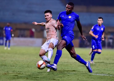 [Ảnh] Công an Hà Nội hòa 0-0 tân binh Quảng Nam trên sân nhà