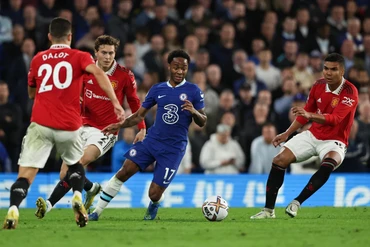 Cả Chelsea và ManU đều là những đội bóng đang đau đầu trước ước muốn xây dựng sân vận động mới.