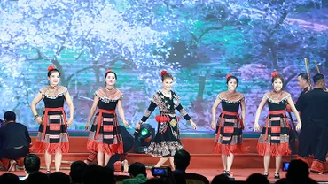 Một trong những màn trình diễn kỹ năng của các thủ lĩnh thanh niên Khối Doanh nghiệp Trung ương.