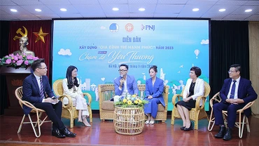 Gia đình hot Tiktoker MC Đức Bảo – Phương Thảo tham gia Diễn đàn.