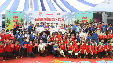 Thanh niên, sinh viên Bến Tre sôi nổi tham gia "Hành trình SV - OK". 