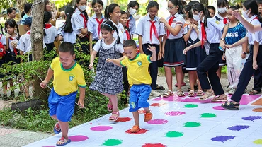 Thiếu niên, nhi đồng sôi nổi tham gia trải nghiệm tại Ngày hội.