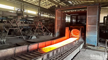 Dây chuyền sản xuất thép tại Nhà máy cán thép Thái Nguyên (Công ty cổ phần gang thép Thái Nguyên).