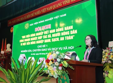 Giám đốc Học viện Nông nghiệp Việt Nam Nguyễn Thị Lan phát biểu khai mạc hội nghị. 