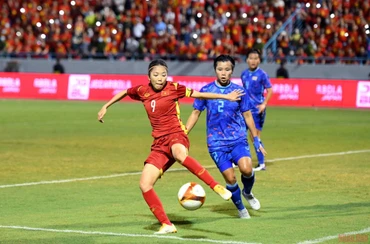 Huỳnh Như cùng các đồng đội hướng mục tiêu vượt qua vòng loại thứ nhất Olympic Paris 2024. (Ảnh: THÀNH ĐẠT)