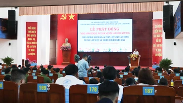 Quang cảnh lễ phát động.