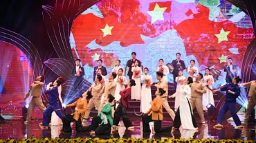 Một tiết mục văn nghệ tại chương trình nghệ thuật đặc biệt "Nắng Ba Đình". (Ảnh: Duy Linh)