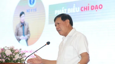 Thứ trưởng Y tế Đỗ Xuân Tuyên phát biểu tại hội thảo.