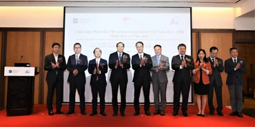Các đại biểu tham dự hội thảo chụp ảnh lưu niệm.