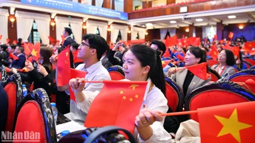 Các đại biểu thanh niên 2 nước tại chương trình.