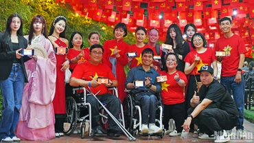 Các đại biểu tham dự chương trình "Tinh hoa Bắc Bộ - Nghị lực tỏa sáng".