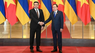 Chủ tịch Quốc hội Trần Thanh Mẫn và Chủ tịch Quốc hội Cộng hòa Armenia Alen Simonyan tại buổi hội đàm. (Ảnh: DUY LINH)