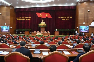 Quang cảnh Phiên Bế mạc Hội nghị lần thứ tám Ban Chấp hành Trung ương Đảng. (Ảnh: ĐĂNG KHOA)