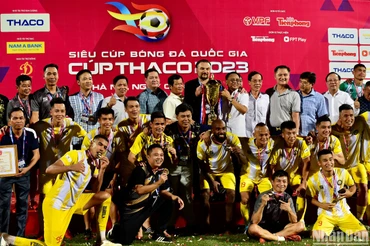 [Ảnh] Áp đảo Công An Hà Nội, Đông Á Thanh Hóa đoạt Siêu Cúp Quốc gia