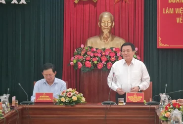 Quang cảnh buổi làm việc.
