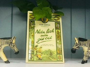 Đọc sách: “Niên lịch miền gió cát”